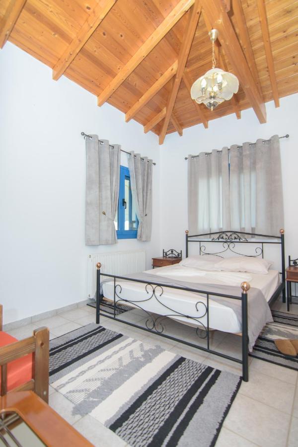 Samian Thalia Apartment Pagondas Esterno foto